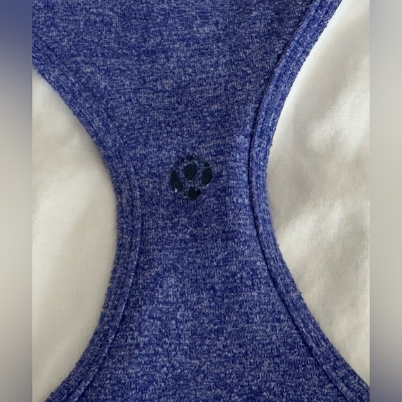 Lululemon: Women’s Sleeveless Top - Picture 4 of 7